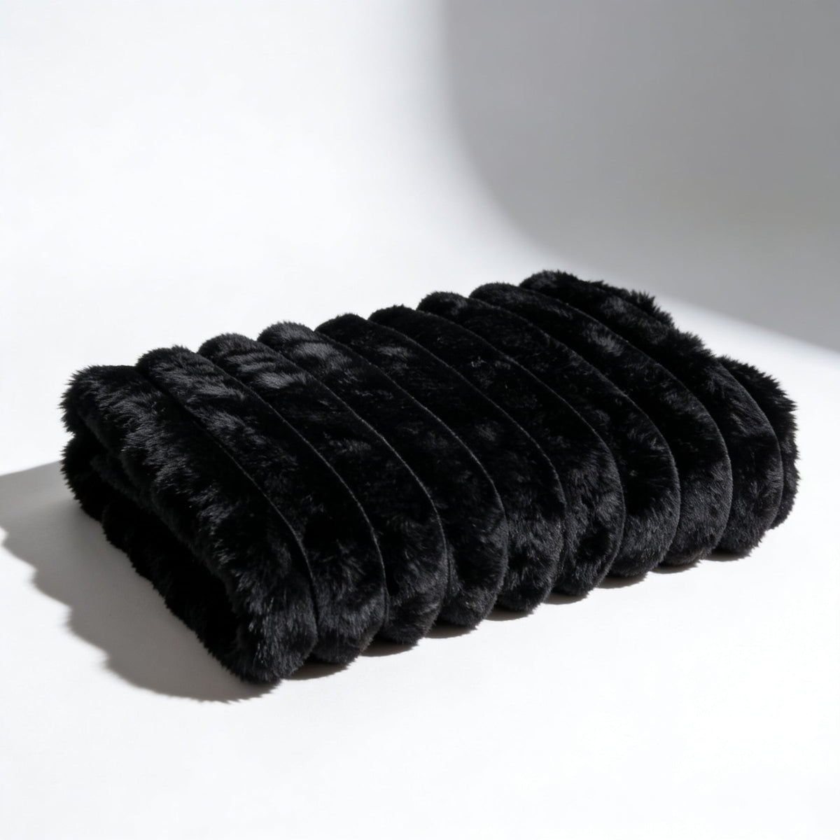 Fascinator Fur Luxe Queen